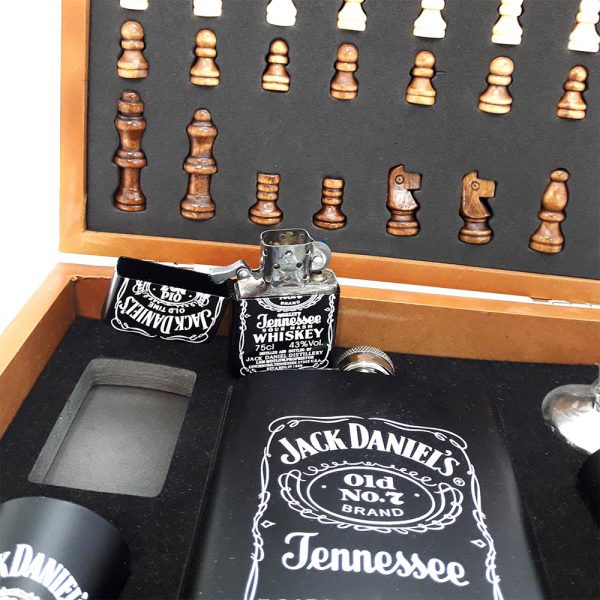 ست جعبه شطرنج ، قمقمه جیبی و فندک مدل جک دنیلز کد 515