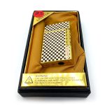 فندک گازی بغل زن