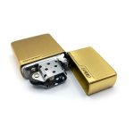 فندک بنزینی زورو رنگ طلایی کد L130047