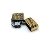 فندک بنزینی زورو مدل چشم مار رنگ طلایی کد L130050