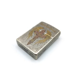 فندک بنزینی زورو مدل فرشته شمشیر مقدس رنگ نقره ای کدL130055