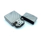 فندک بنزینی زورو رنگ نقره ایی کد L130058