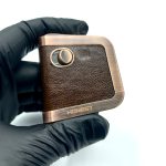 L130075 فندک بنزینی هنسی طرح کیف چرم