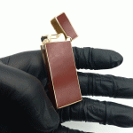 فندک بنزینی دروی قرمز مدل اسلیم بغل زن کد d1326