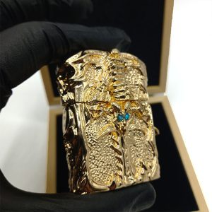 فندک بنزینی زورو مدل طلایی با جعبه چوبی کد d162